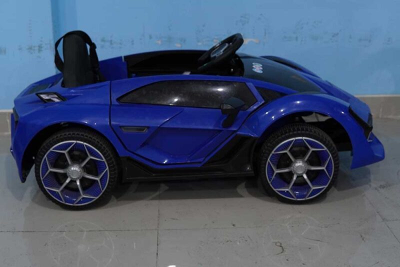carro con batería color azul